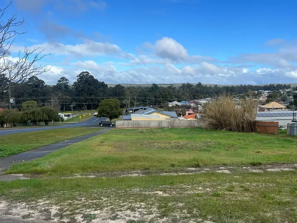 31 Clifton Street, Collie, WA 6225