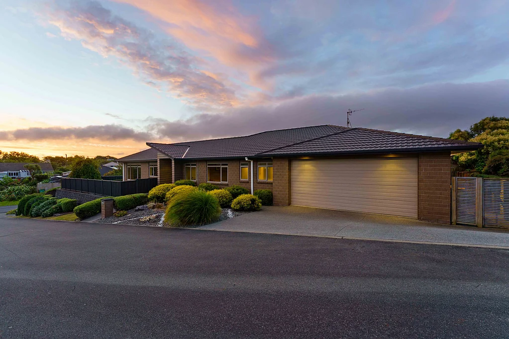 12 Simpson Crescent, Raumati Beach, Kapiti Coast, Wellington