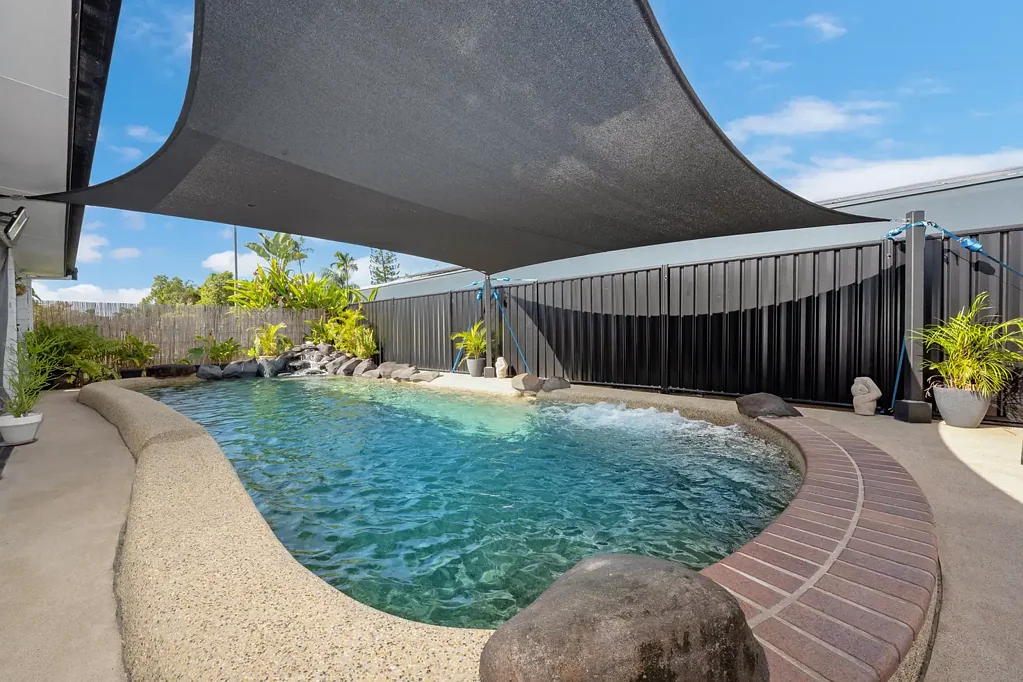 Thuringowa Central 4침실 Resort Style Pool at Home - Welcome to Your Private Paradise