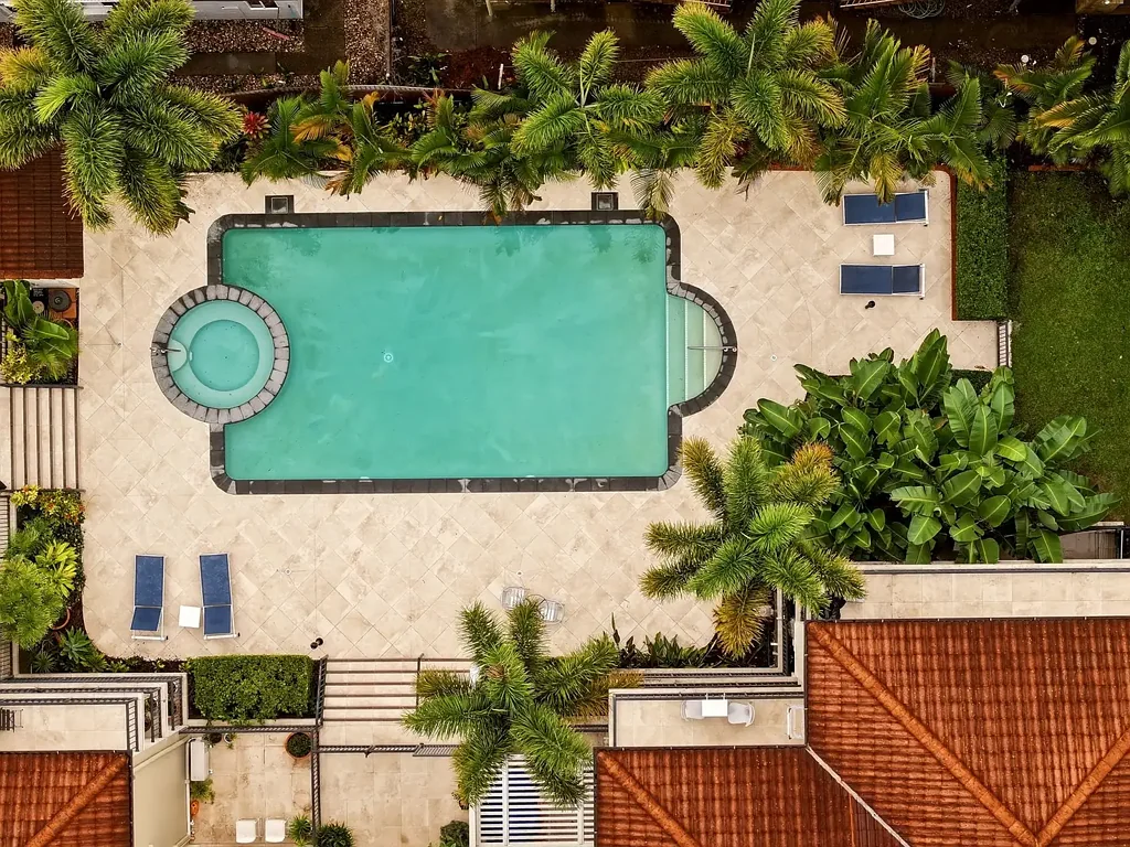 Surfers Paradise 1房  Coastal Convenience Meets Strong Investment Potential