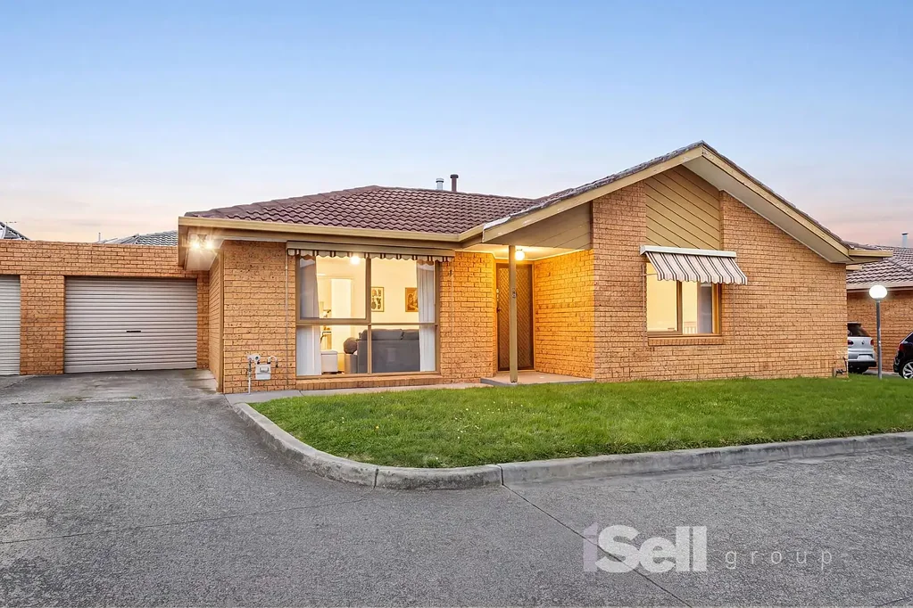 Springvale South 3 Slaapkamer SPACIOUS COMFORT, EASY LIVING