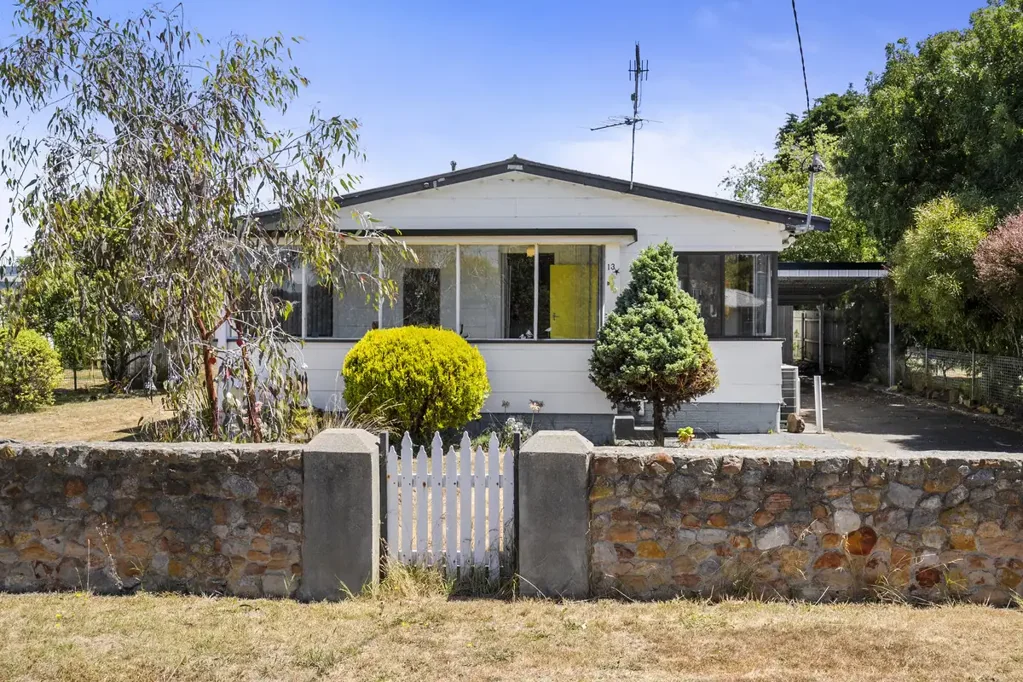 13 Melbourne Street, Triabunna, TAS 7190