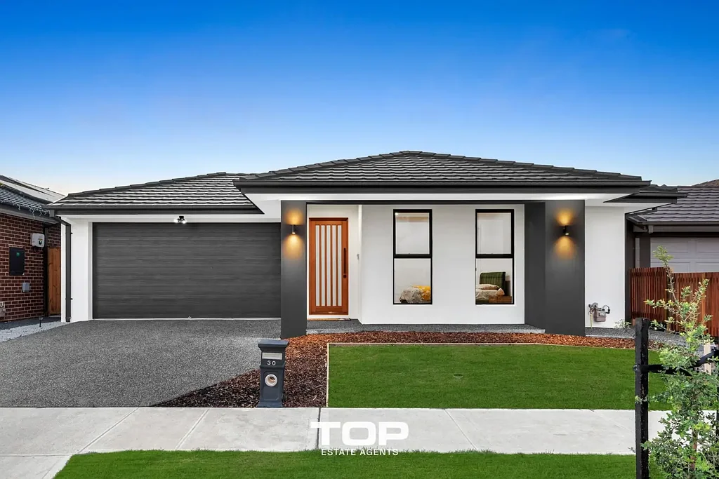 30 Gippsland Avenue, Clyde North, VIC 3978