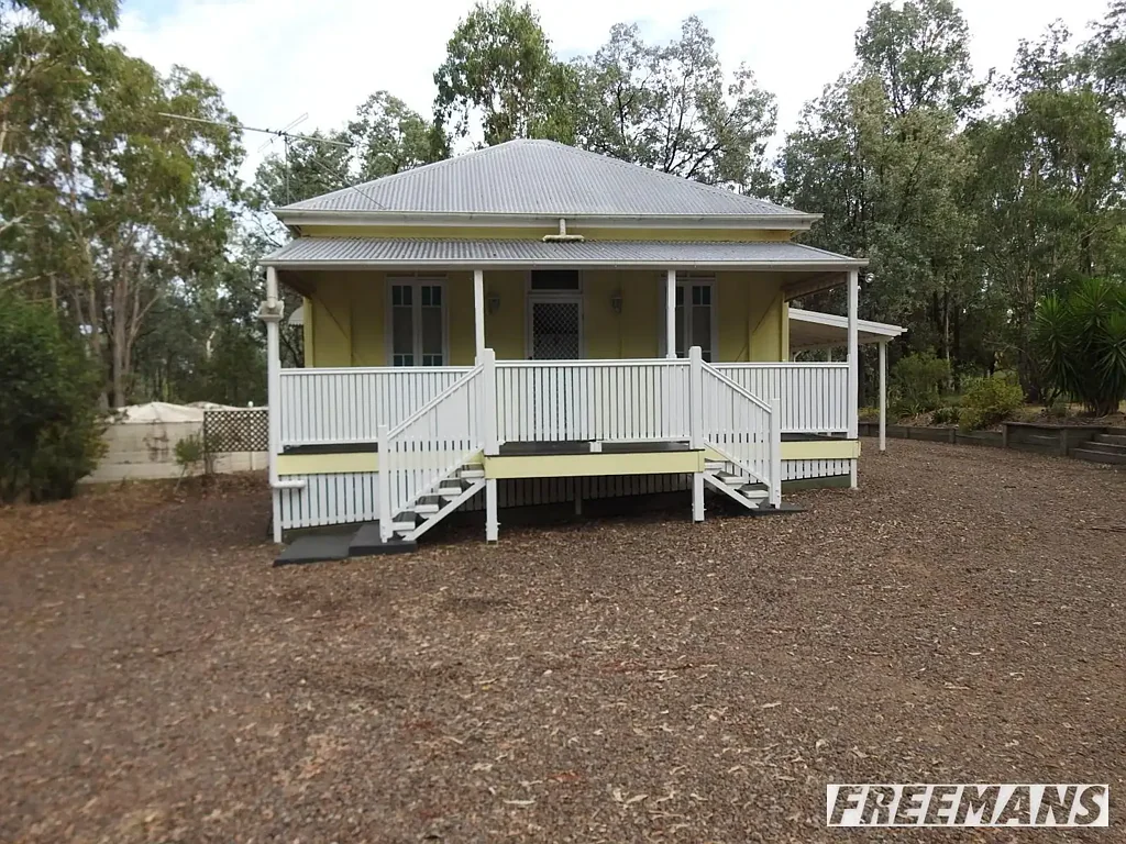 Beautiful Queenslander on Acreage