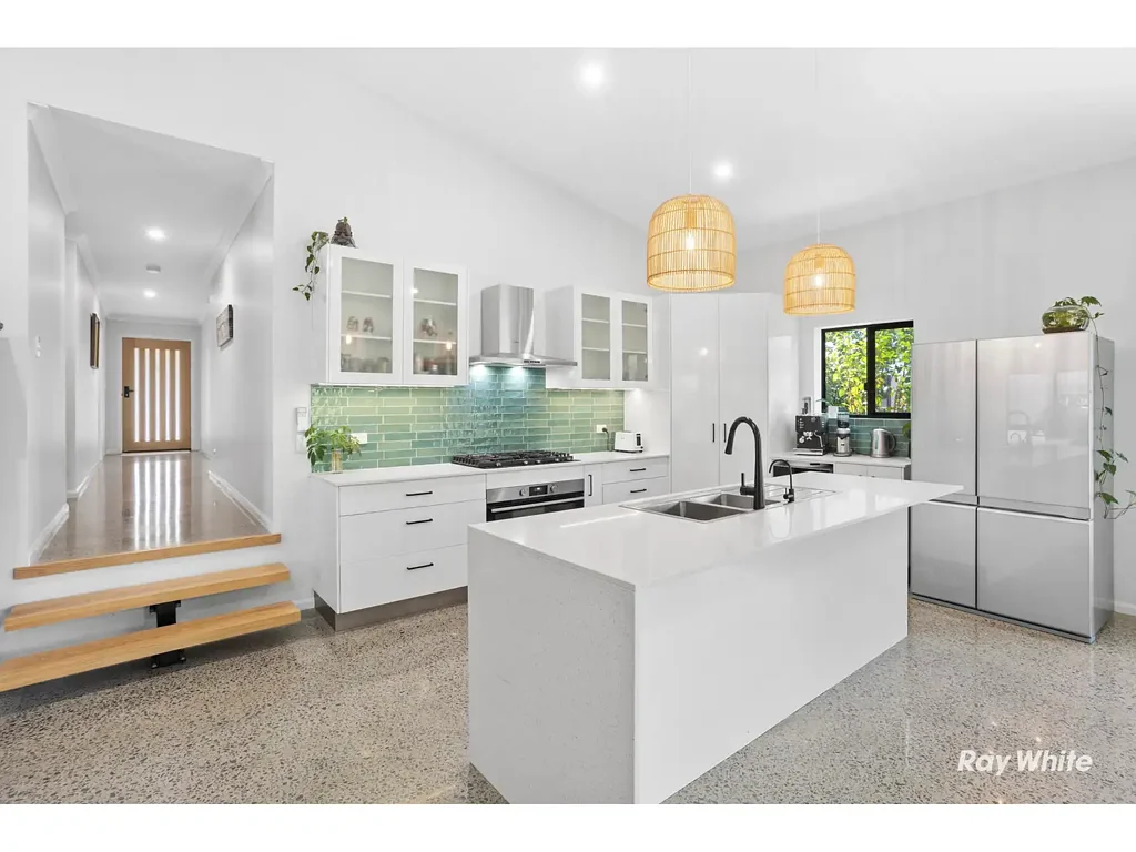 Yeppoon 3Kwarto Rare Architectural Retreat in the Heart of Yeppoon