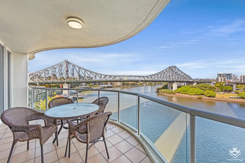 ARGUABLY THE CBDs FINEST RIVERFRONT COMPLEX 1 Bedroom Furnished