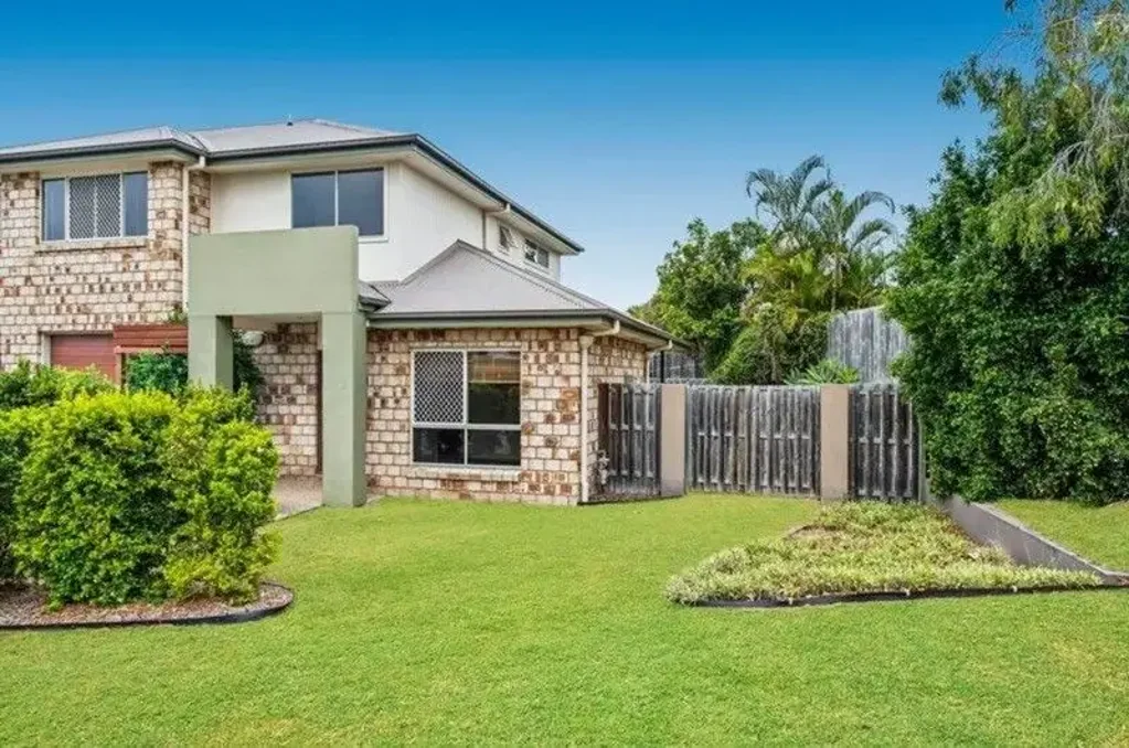 Modern Townhouse in North Lakes