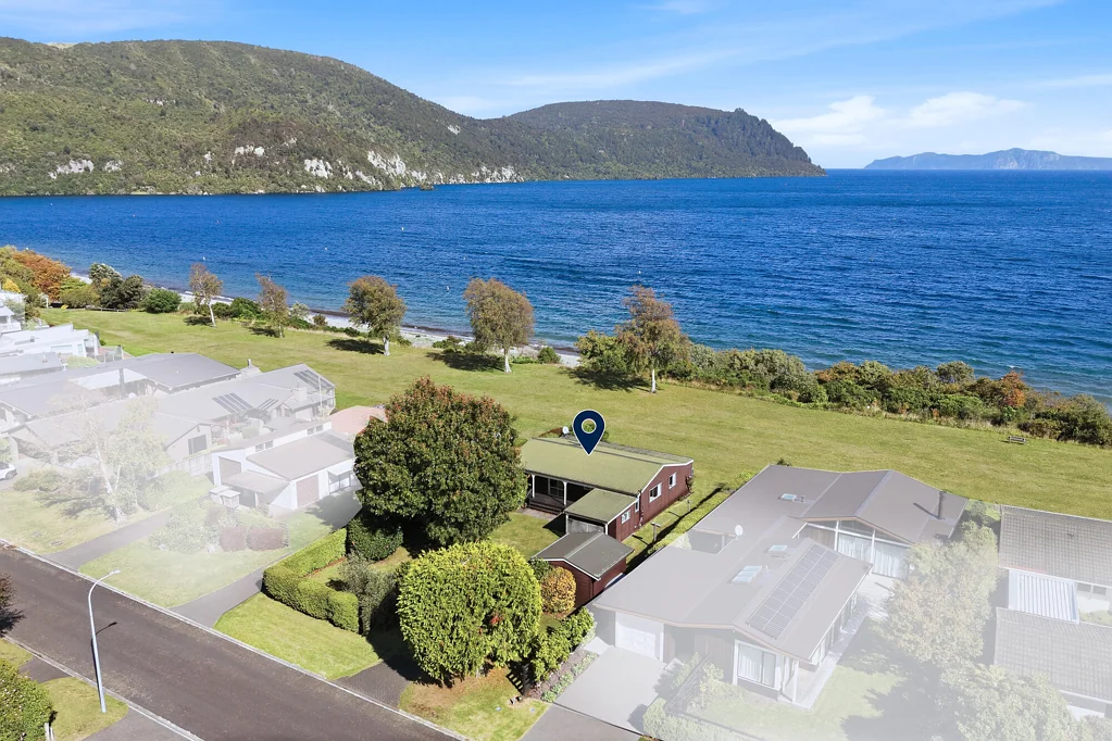 Kinloch 5房  Absolute lakefront on Nisbet Terrace