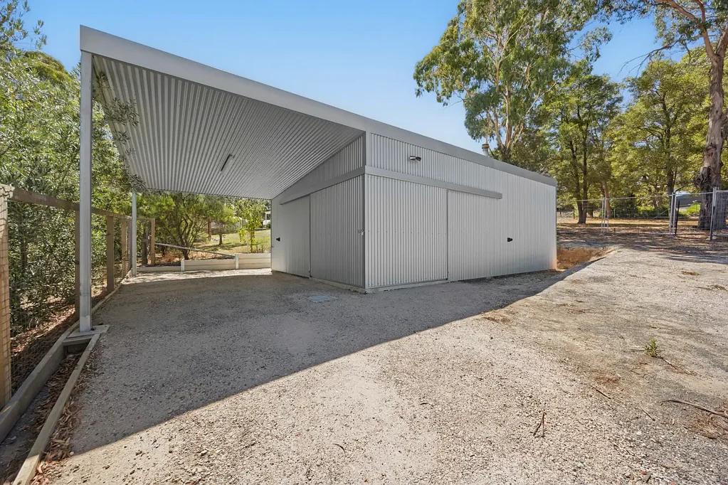 Buninyong  Large Block with Fully Fitted Shed Ready to Go!