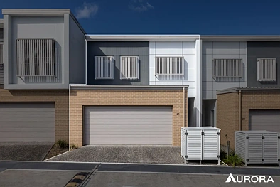 Parkinson 4 Slaapkamer Nearly New Stylish & Low-Maintenance Family Living in Parkinson Location