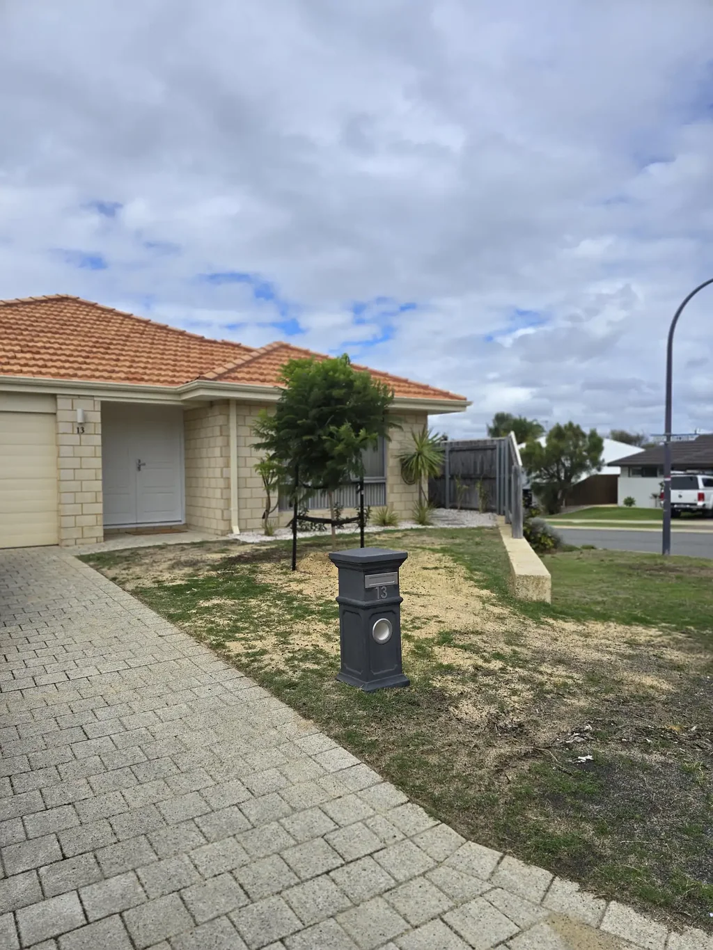 Halls Head 4침실 SPACIOUS 4 x 2 Opposite Small Park, Short Stroll to Beach - Perfect Family Home