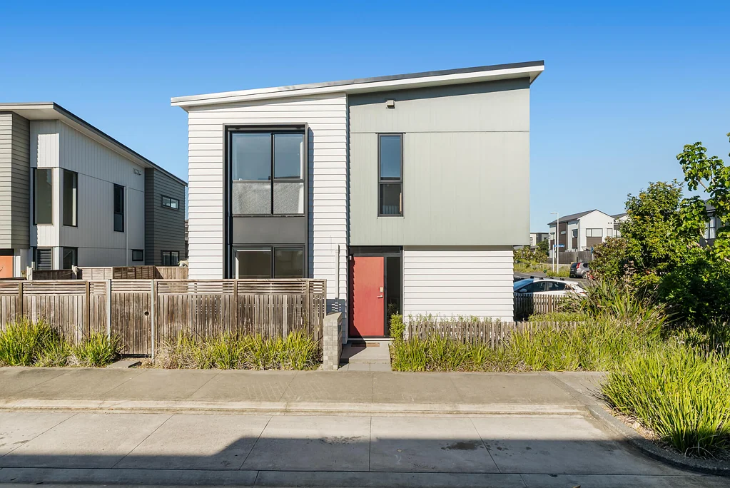 Hobsonville 2Zimmer Priced at $749,000 | Set Sale 23 July