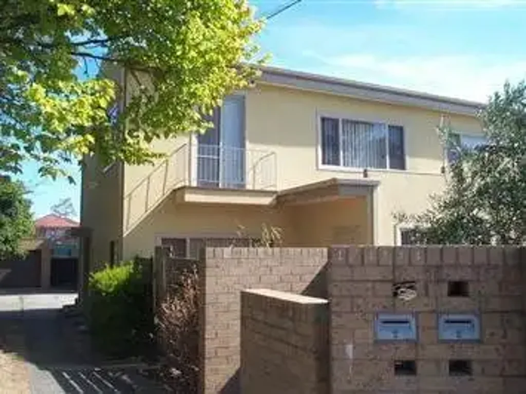 Ideal Family Home: Bright 4-Bedroom Townhouse Near Monash University