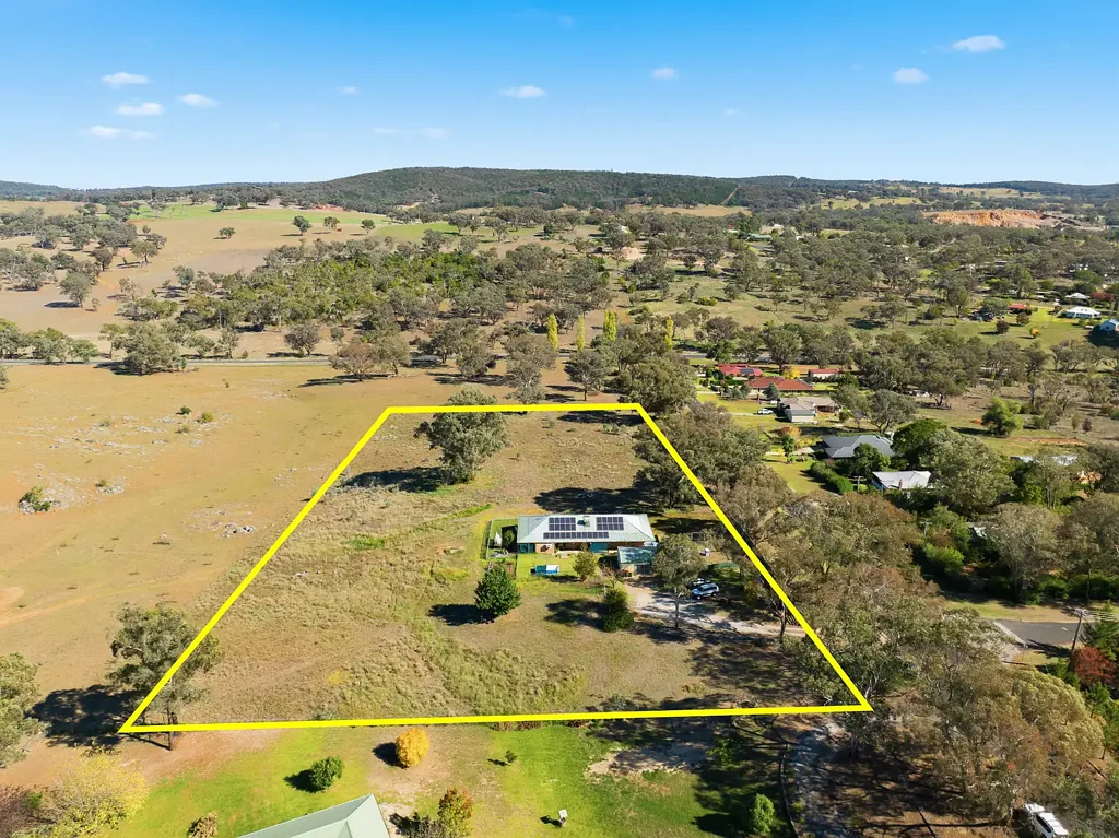 Molong 4房  Rural living on the edge of Town!