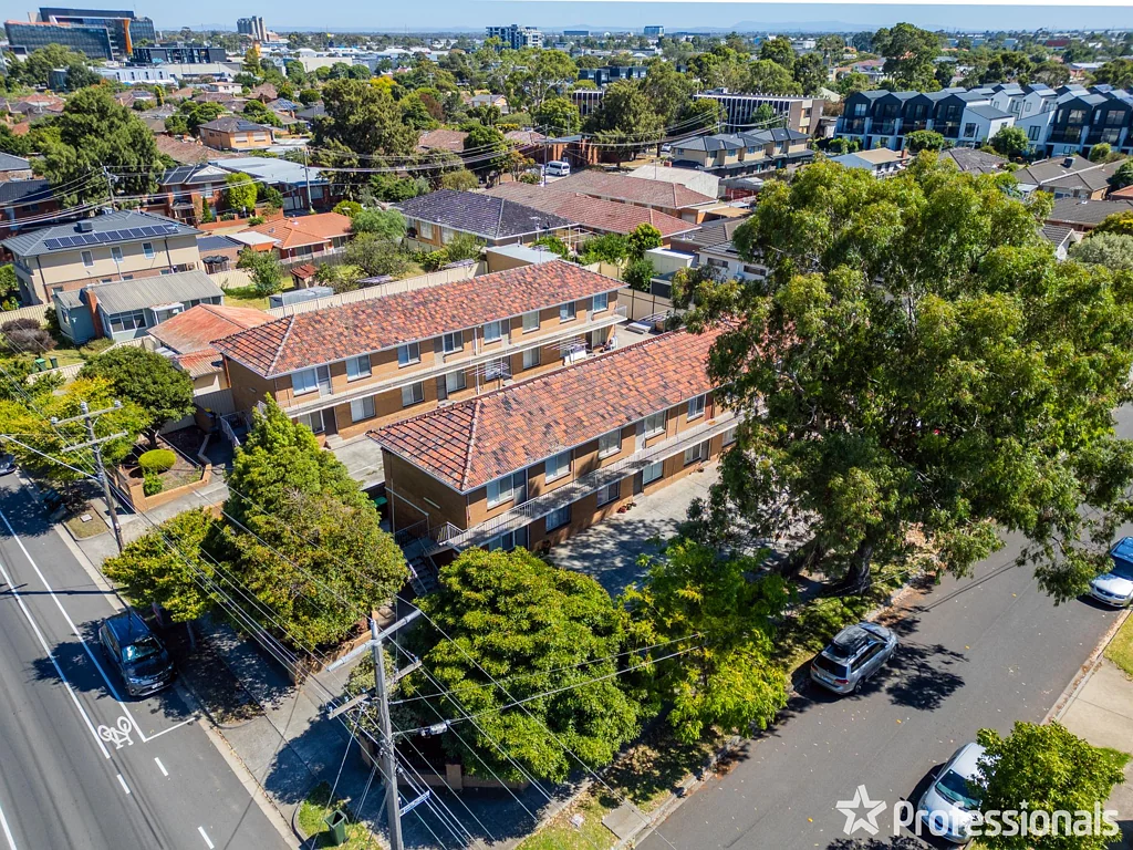 Sunshine 10 Bedroom Entire Apartment Building with Dual Street Frontages