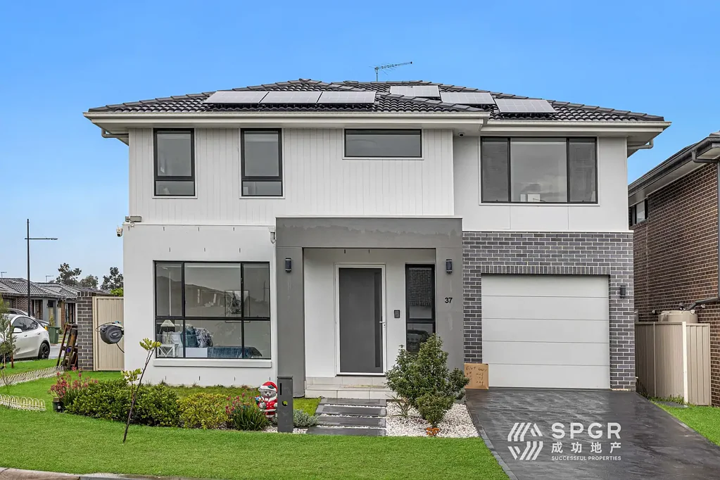 The Ponds 4 Bedroom North Facing Family Home in Riverbank PS and The Ponds HS – Walk to Schools & Shops