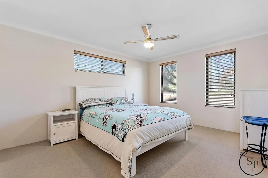 Falcon 3房  UNDER CONTRACT BY BEV CHADWICK Easy-Care Coastal Living in the Heart of Falcon