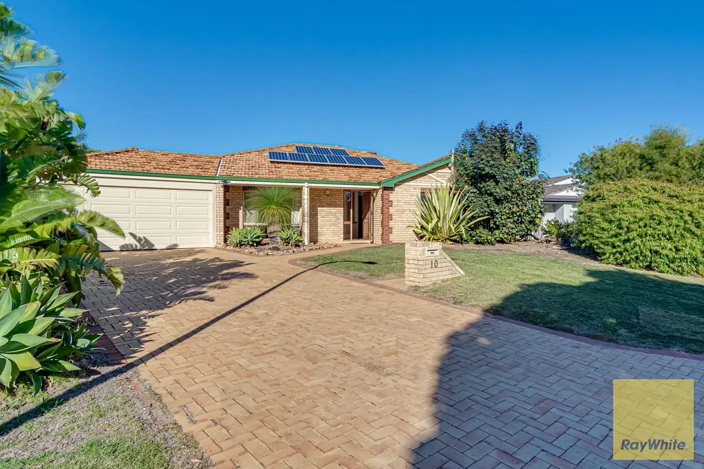 Currambine 4ห้องนอน UNDER OFFER by Rebecca Ockerby