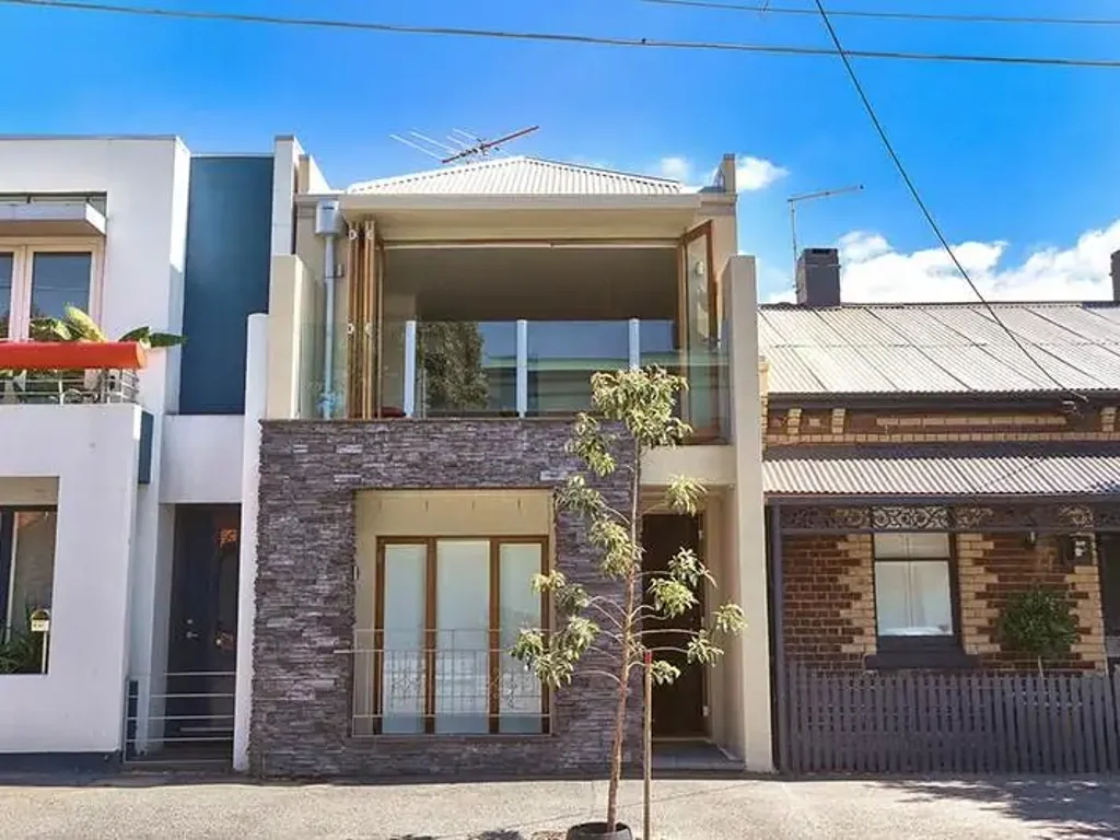 Spacious 3 Bedroom Home in the Heart of Port Melbourne