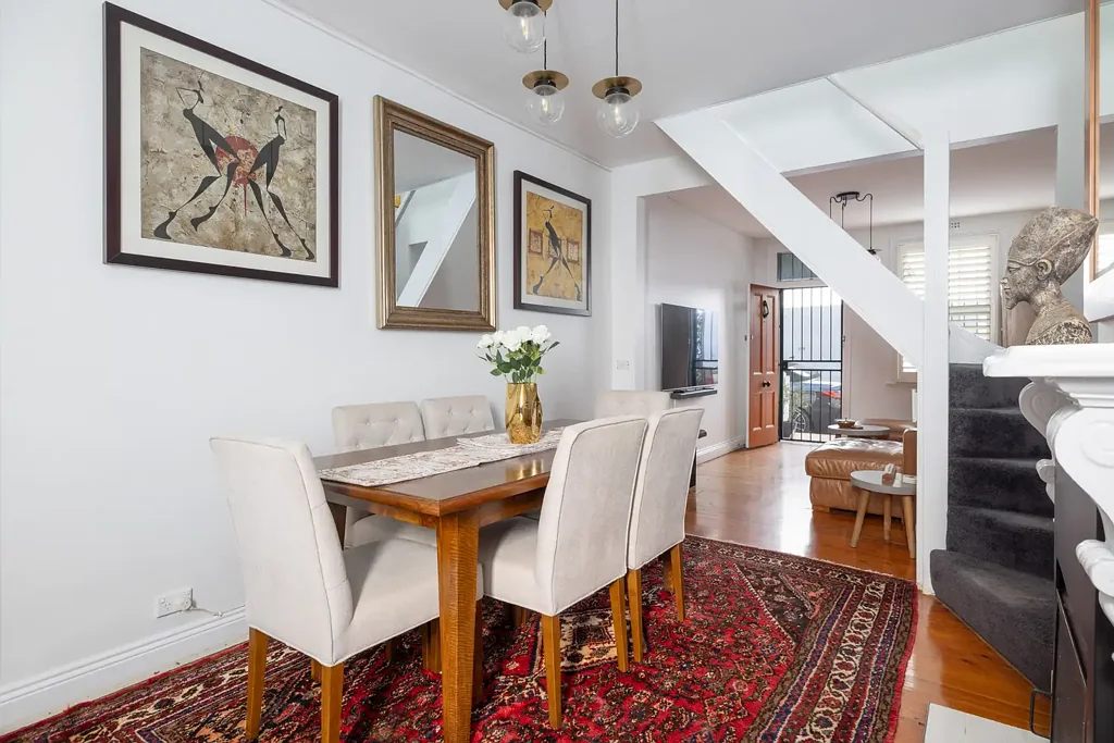 Paddington 2ห้องนอน Modernised light-filled terrace in prime village pocket
