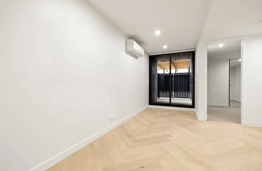 Stylish One-Bedroom Apartment in the Iconic Lyric Theatre Building