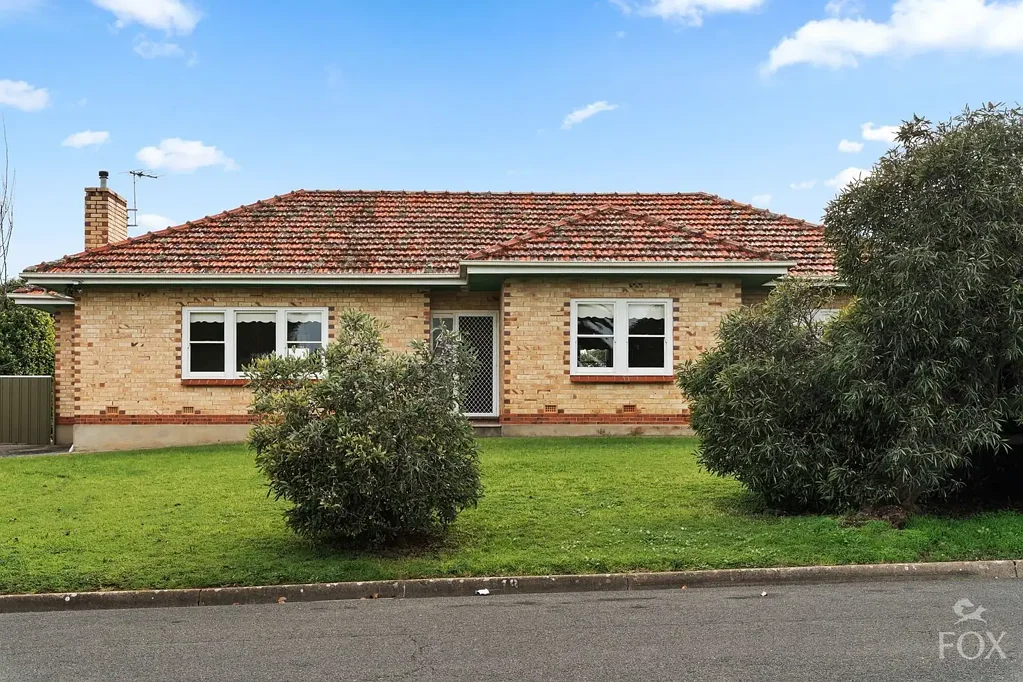 Reynella 3Kwarto First time offered in over 55 years – a cherished family home on 820 sqm