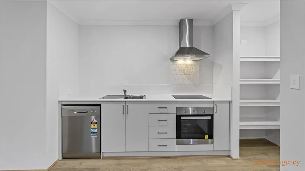 "Modern Luxury Living: Charming House for Rent in Eglinton!"