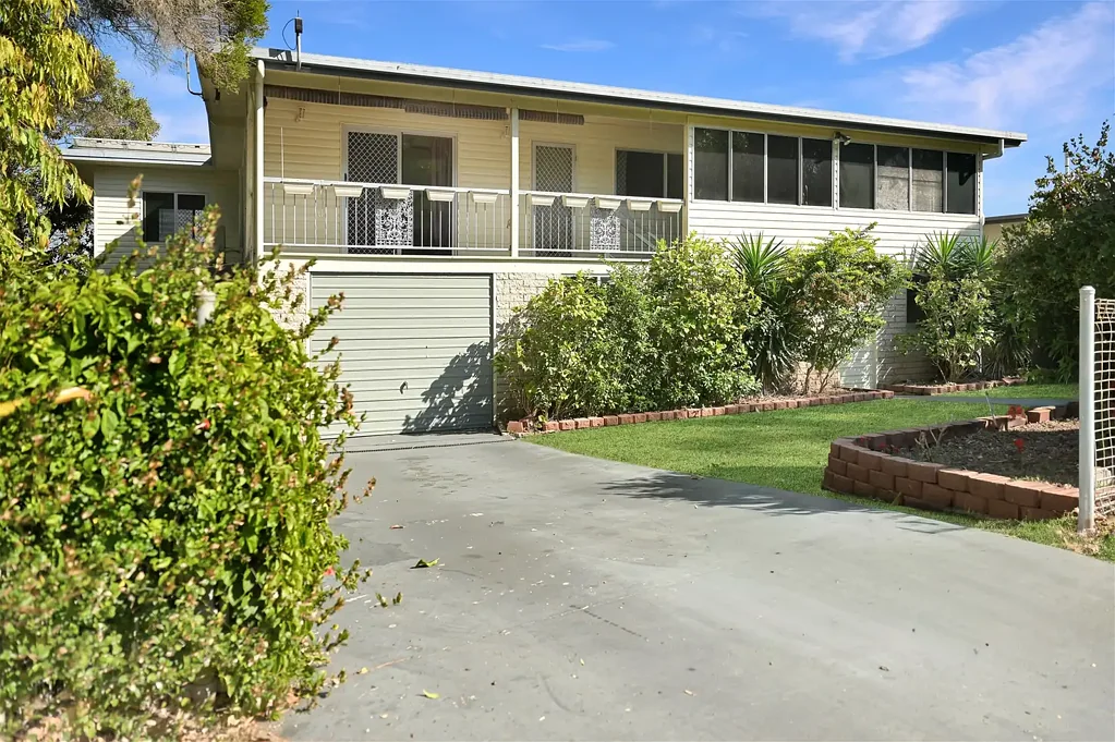 West Gladstone 4બેડરૂમ Spacious Family Home in Prime Location!