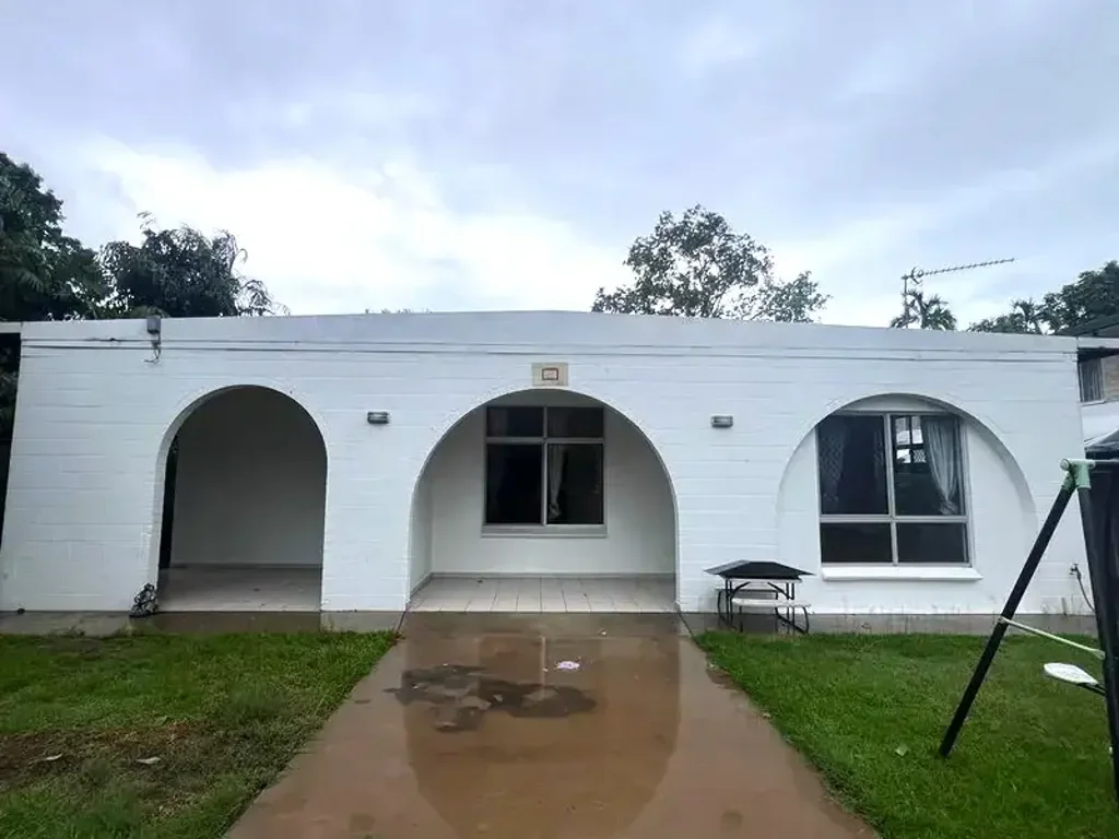 Big and Roomy and conveniently located