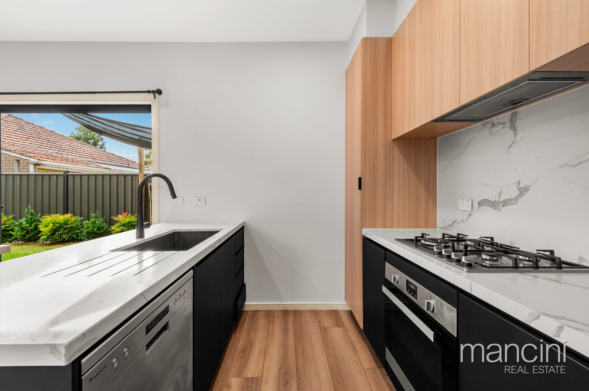 UNIT 2 22 CONIFER AV, BROOKLYN VIC 3012, 0 Kuwarto, 0 Banyo, Townhouse