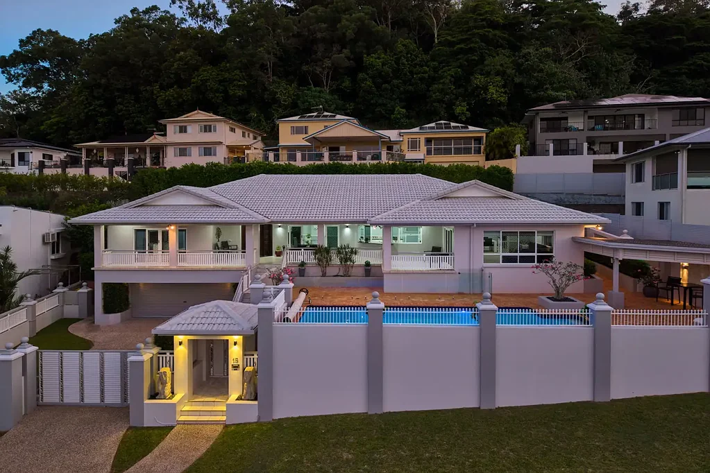 Mooroobool 4房  Executive. Elevated. Effortless...