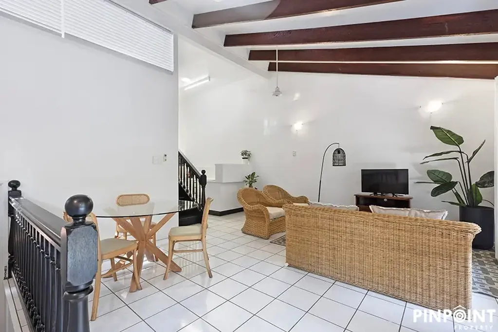 Blacks Beach 2房  Resort-Style Beachside Living with Direct Beach Access