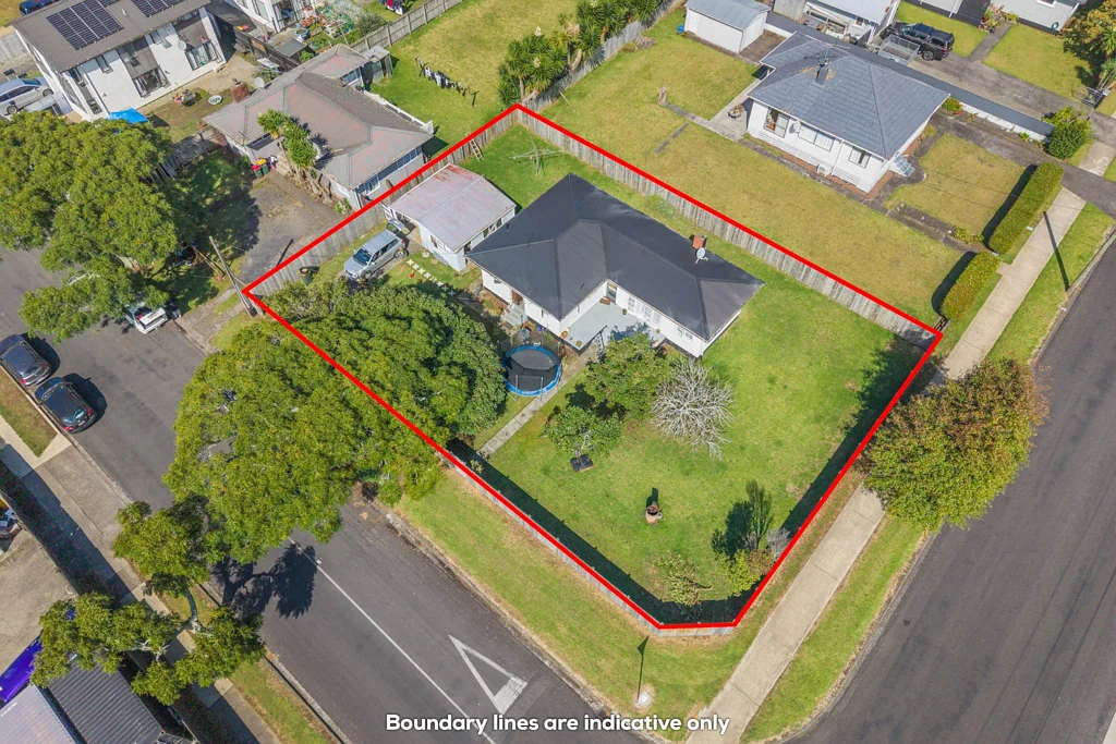 Pukekohe 3房  822sqm PUKEKOHE - income now develop later