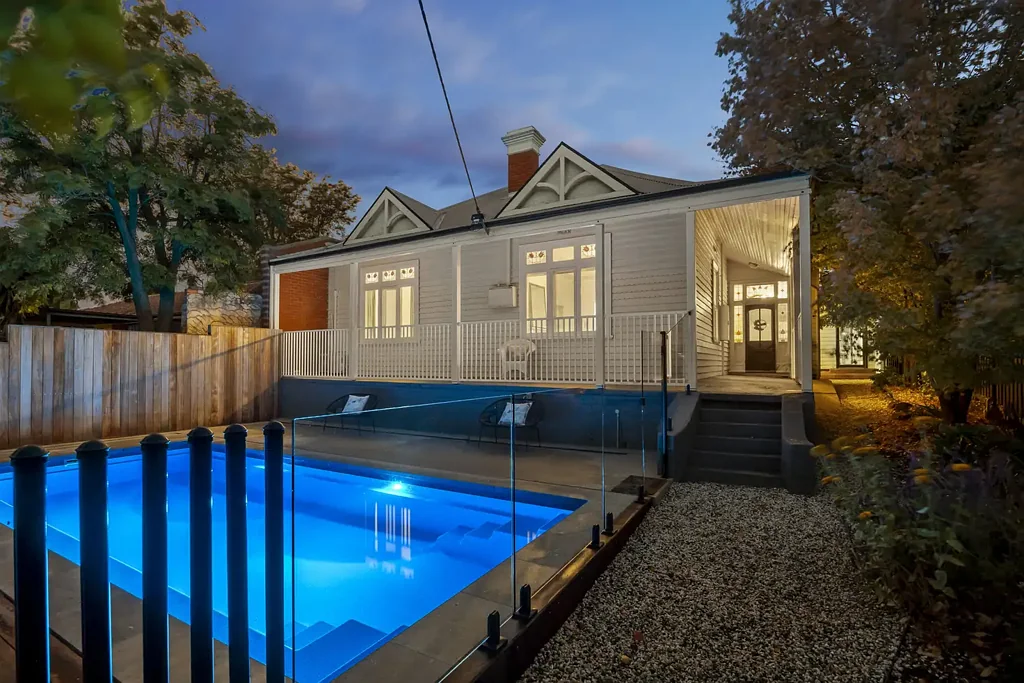 Ironbark 5ห้องนอน A landmark period home with space, views and presence
