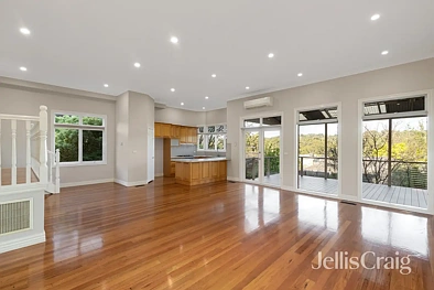 ਰਸੋਈ - 5 Valley Park Grove, Eltham, VIC 3095