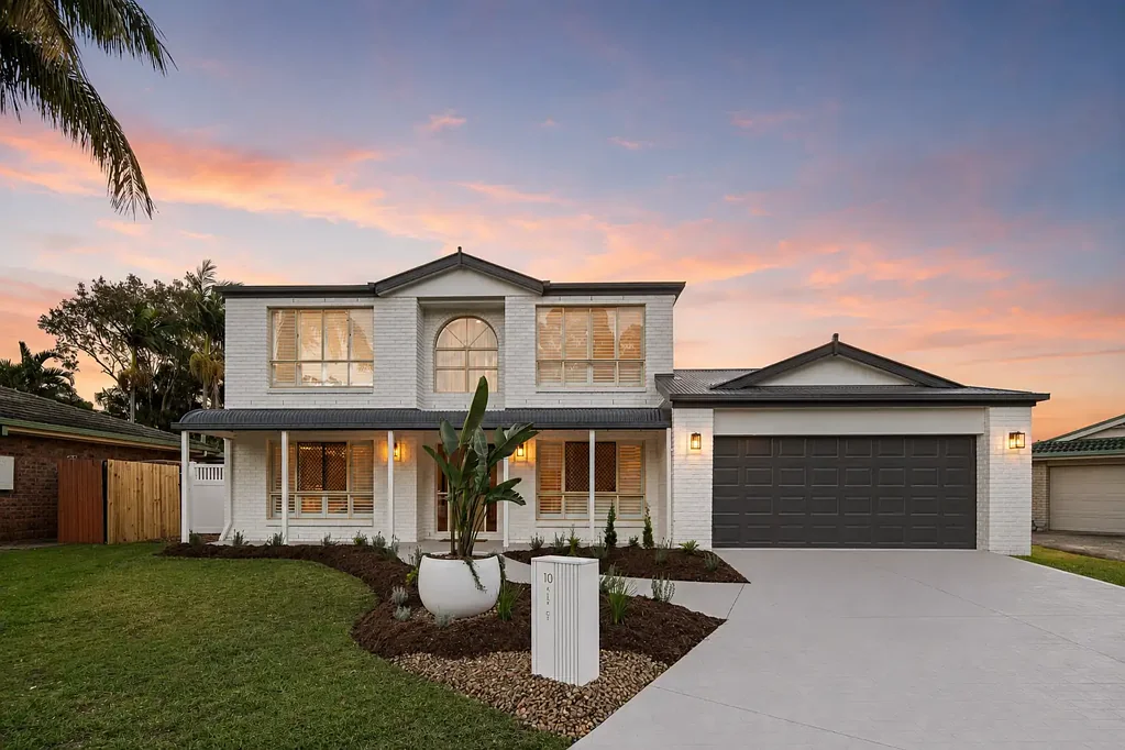 Redland Bay 7غرفة نوم A Rare Offering of Refined Luxury, Grand Proportions and Resort-Style Living with Every Inclusion