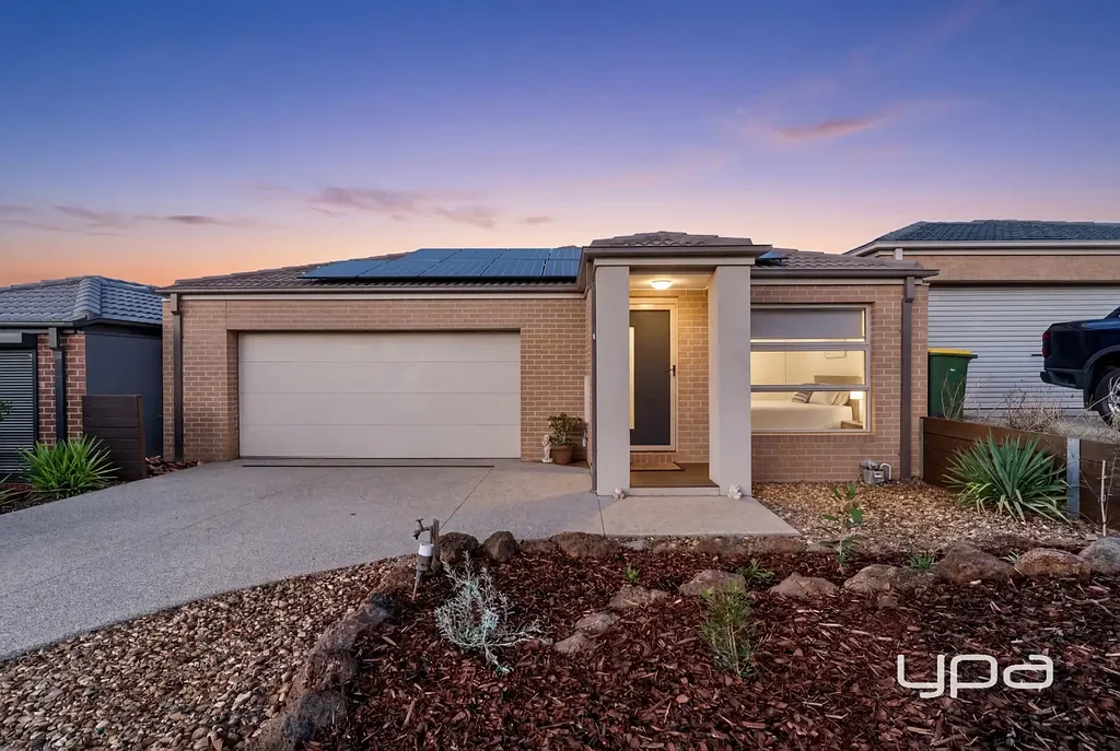 Darley 3chambre TURNKEY COMFORT WITH ENTERTAINING APPEAL!