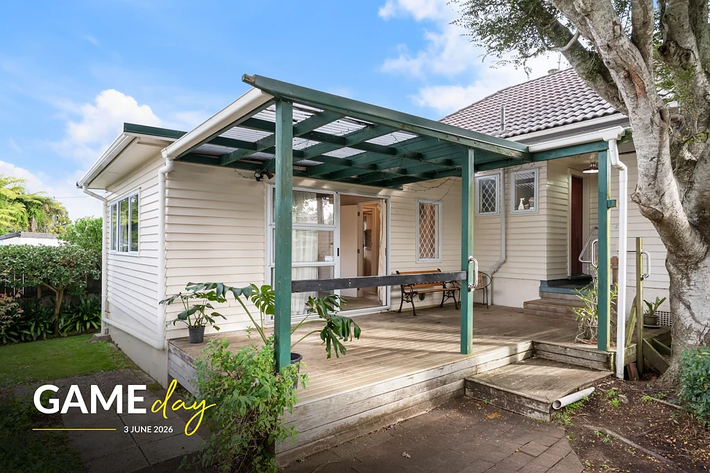Onehunga 3 Bedroom #GAMEDAY - Deceased Estate - Charming Bungalow