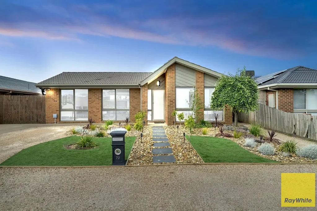 Exceptional Family Living in HOPPERS CROSSING Location!