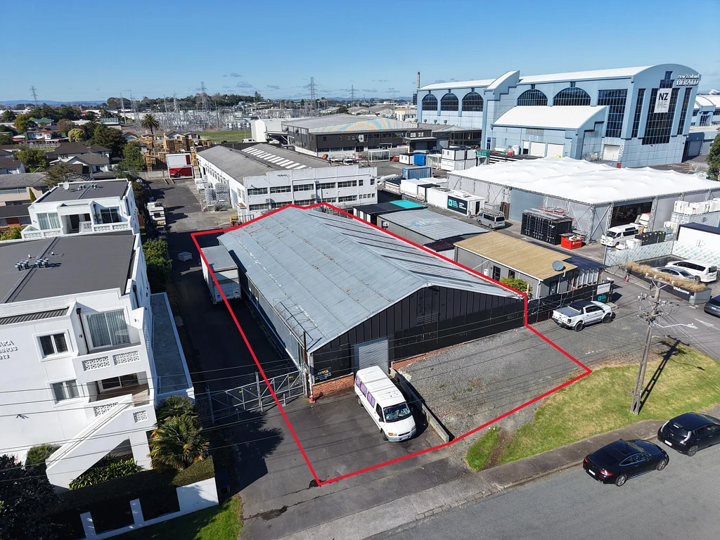 Ellerslie Affordable industrial next to motorway