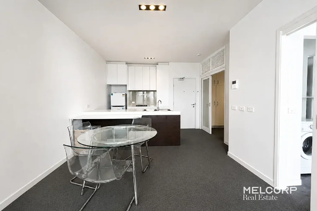 PRIME LOCATED TWO-BED IN CBD - FURNISHED