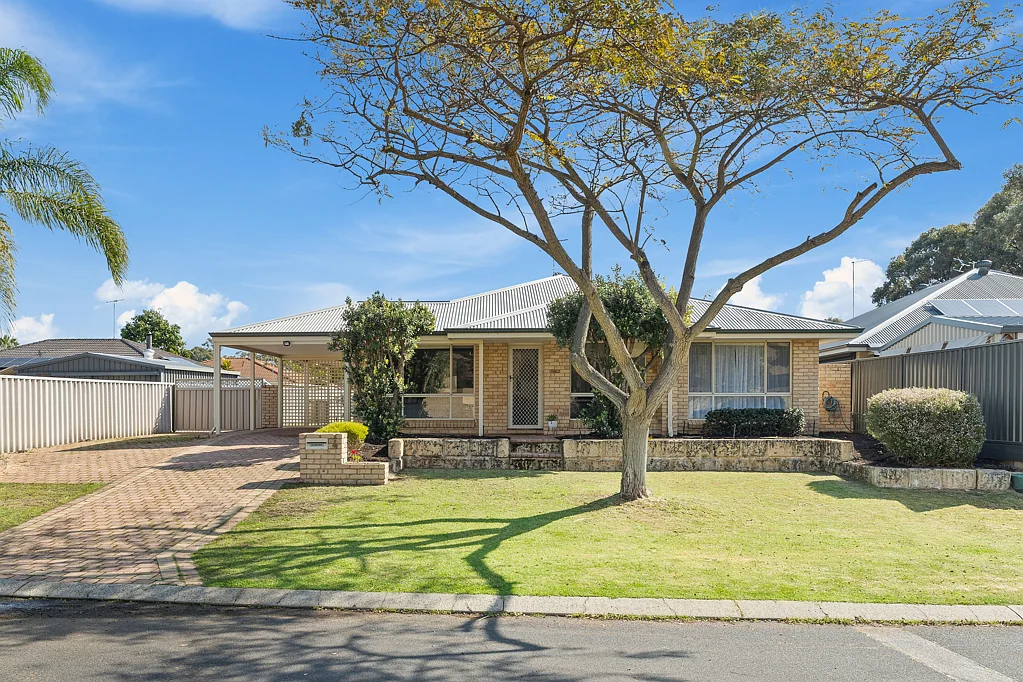 4 Dover Street, Greenfields, WA 6210