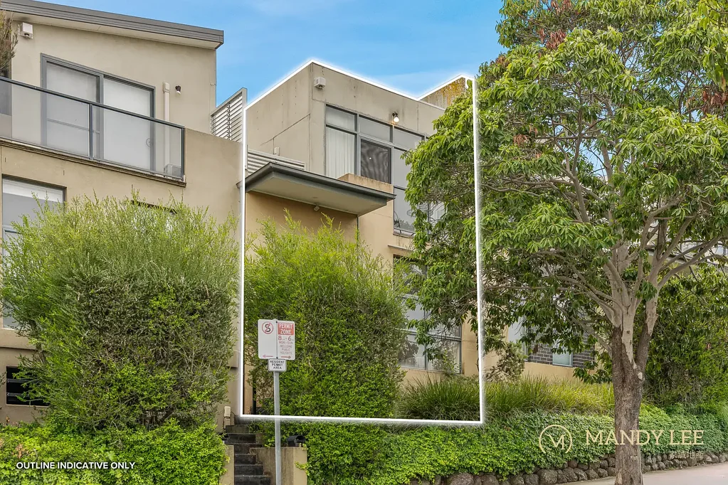 2/25 Clay Drive, Doncaster, VIC 3108