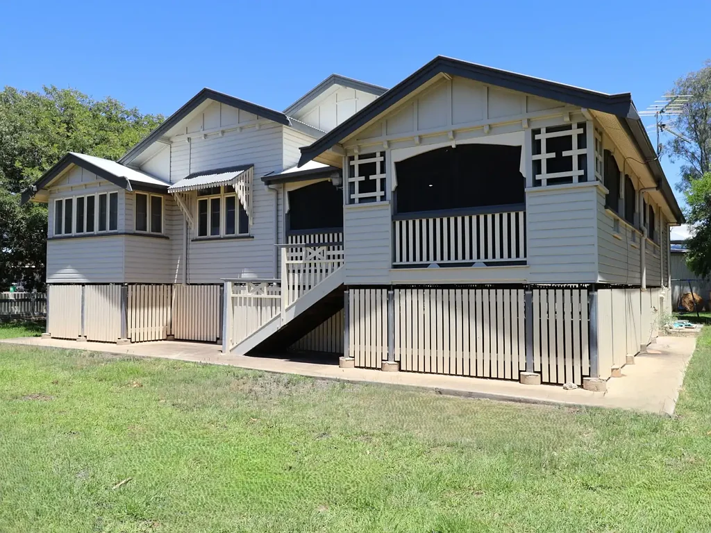 Roma 4房  Grand Queenslander in Prime Location