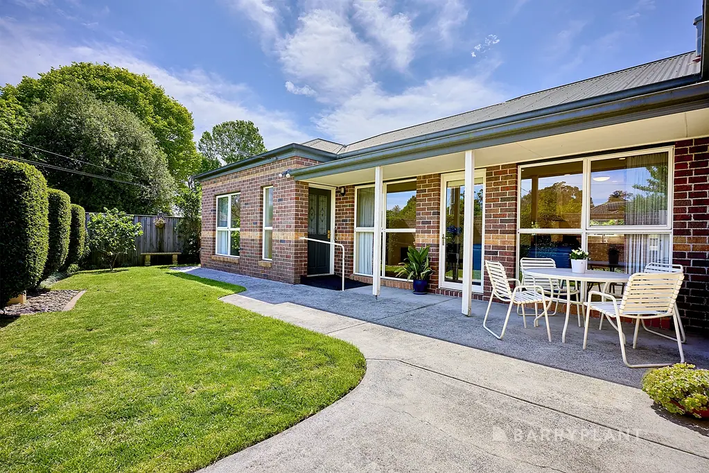 4 Longfellow Avenue, Mooroolbark, VIC 3138
