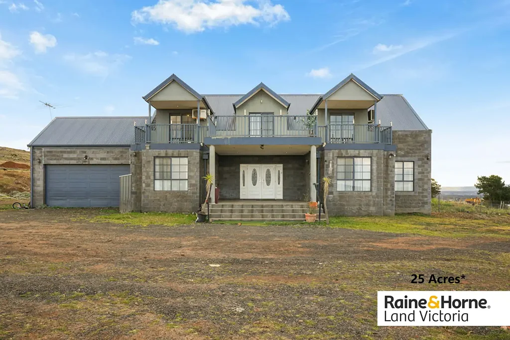 Mount Cottrell 25 英亩土地，两栋大型住宅 | 整个 Mount Cottrell 360 度最佳城市景观 | 距离 Rockbank South PSP (UGZ) 750 米 | 柏油路 25 ACRES WITH TWO MASSIVE HOMES | 360° BEST CITY VIEW IN ENTIRE MOUNT COTTTRELL | 750M TO ROCKBANK SOUTH PSP (UGZ) | SEALED ROAD