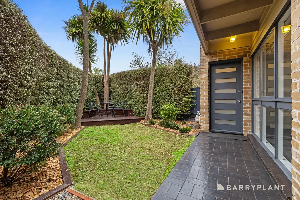 Bayswater North 2 Bedroom * Sale by Set Date on Tuesday 16th September at 6pm (unless sold prior) *