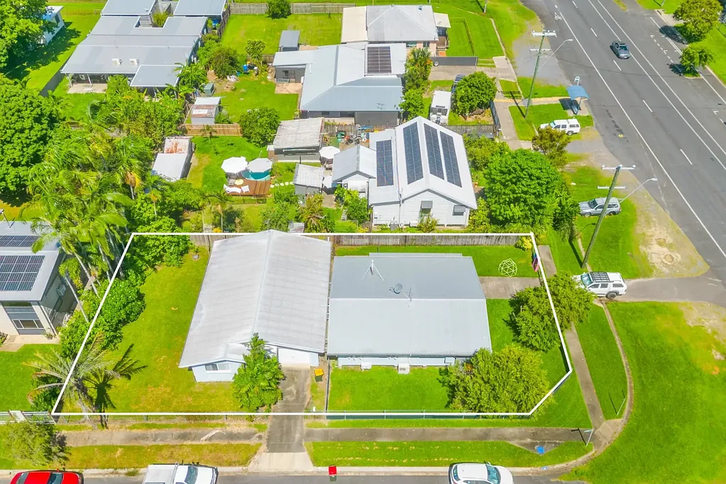 112-114 Swallow Street, Mooroobool, QLD 4870