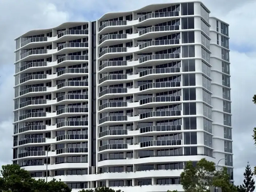 Robina 3Kwarto Live Life Large!