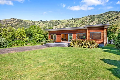 Okains Bay 3 Bedroom Price Reduced - Sale Required!